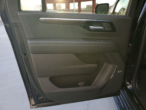 New 2026 Chevrolet Suburban LT image 16