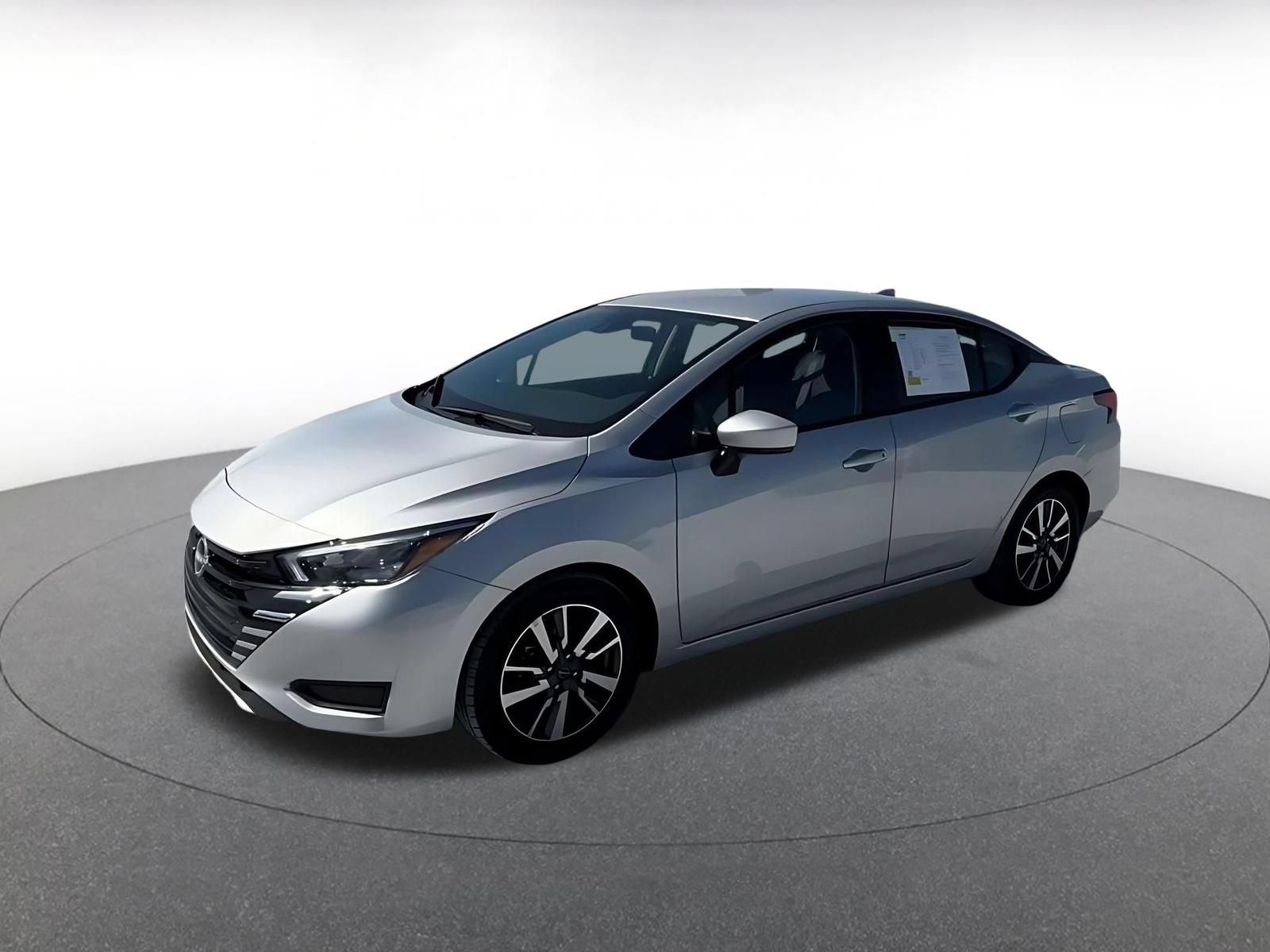Used 2025 Nissan Versa SV FWD image 7