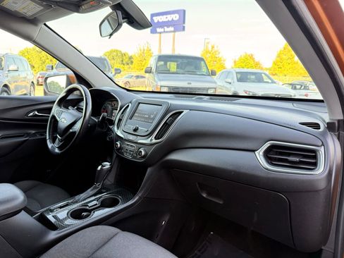 Used 2018 Chevrolet Equinox LT FWD image 25