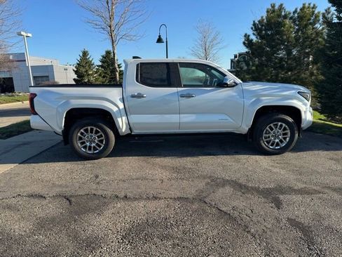 New 2026 Toyota Tacoma Limited AWD/4WD image 38