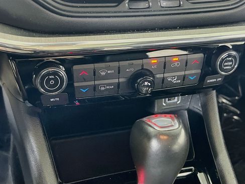 Used 2022 Jeep Compass High Altitude AWD/4WD image 16