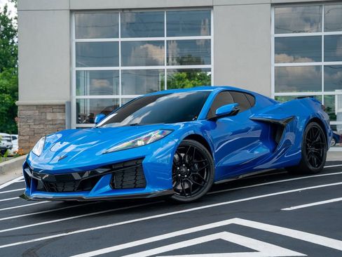 Used 2026 Chevrolet Corvette Z06 RWD image 2