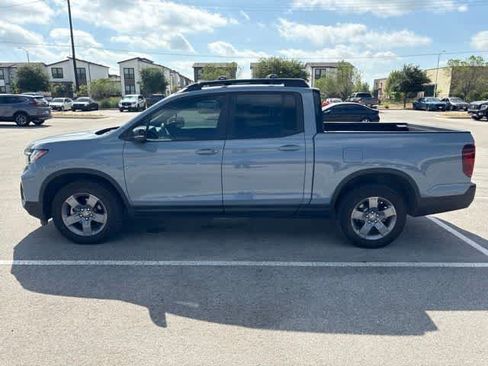 Used 2025 Honda Ridgeline TrailSport image 2
