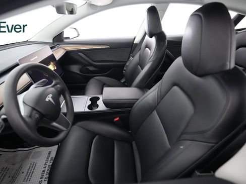 Used 2023 Tesla Model 3 Standard Range image 4
