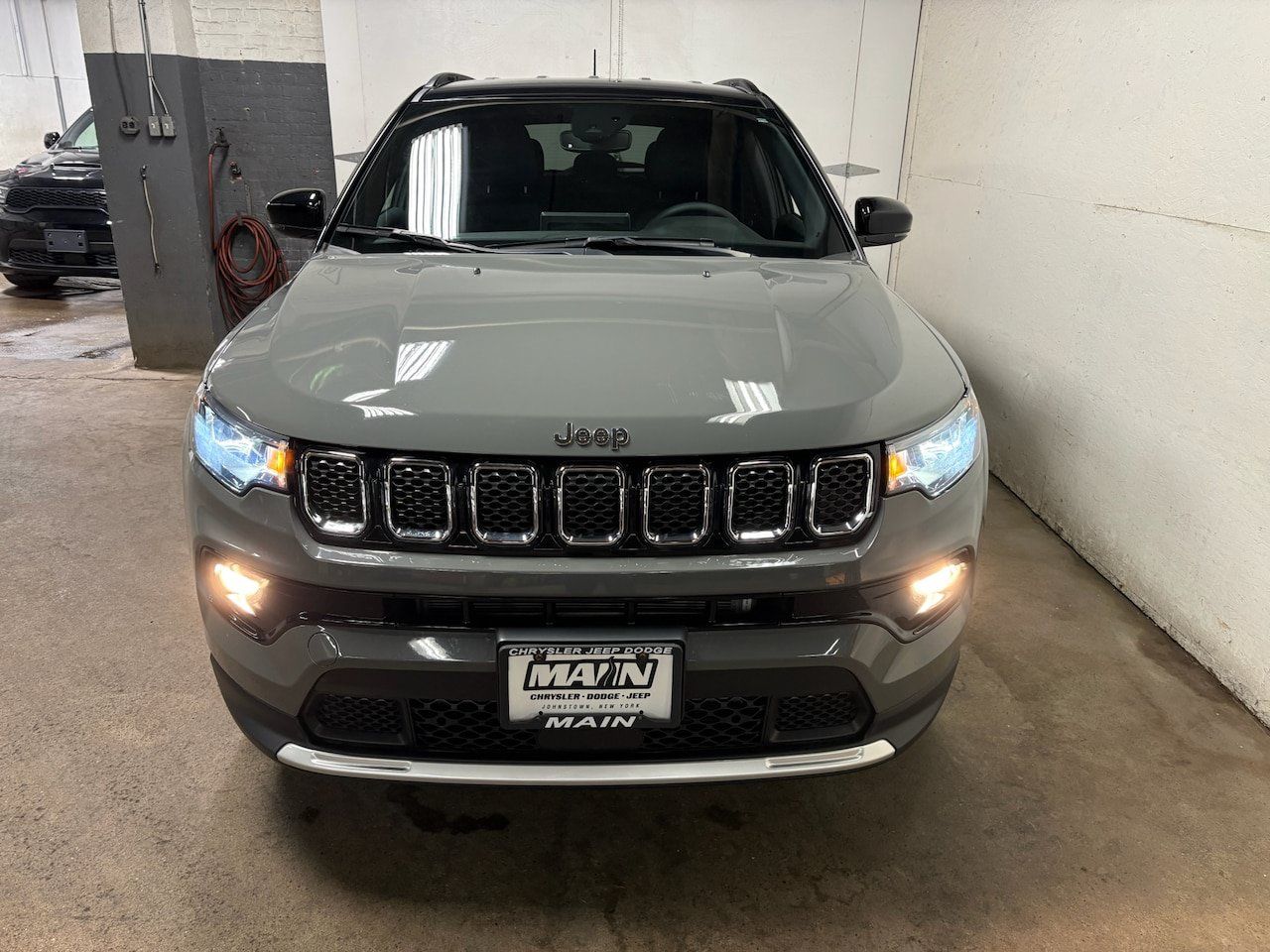Used 2024 Jeep Compass Limited AWD/4WD image 5