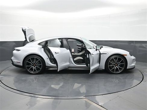 New 2026 Porsche Taycan image 35