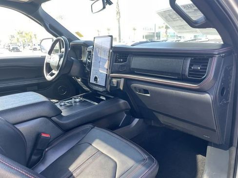Used 2024 Ford Expedition Limited image 30