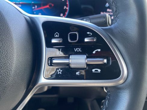 Used 2023 Mercedes-Benz GLB 250 4MATIC image 20