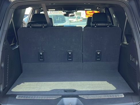 Certified 2025 GMC Yukon XL Denali AWD/4WD image 13