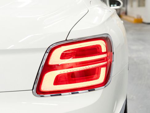 Used 2026 Bentley Flying Spur Plug-In Hybrid image 23