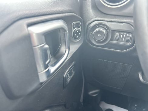 Used 2019 Jeep Wrangler Unlimited Sport S image 28