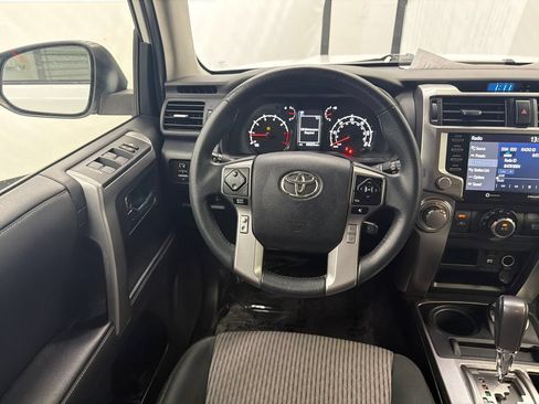 Used 2022 Toyota 4Runner SR5 AWD/4WD image 22