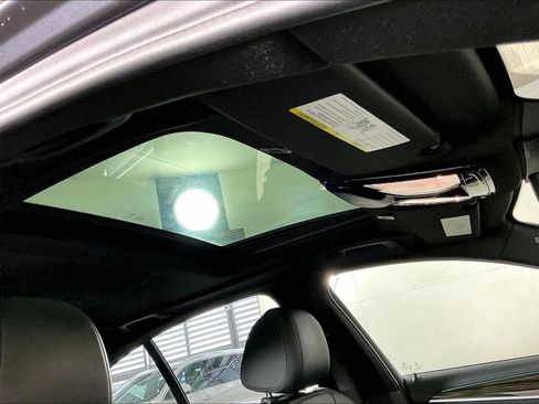 Used 2019 BMW 530e 530e iPerformance image 29