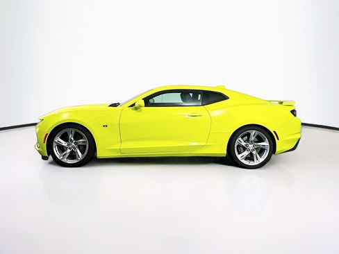 Used 2021 Chevrolet Camaro SS RWD image 4