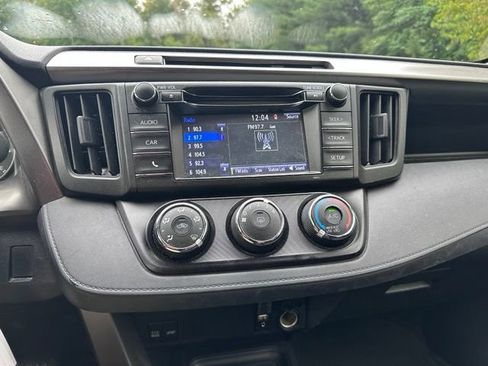 Used 2016 Toyota RAV4 LE AWD/4WD image 14