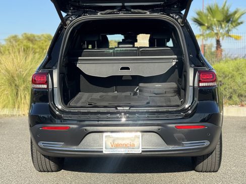 Used 2023 Mercedes-Benz EQB 300 4MATIC image 14
