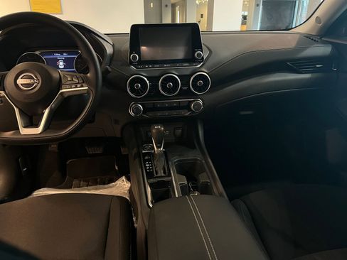 Used 2025 Nissan Sentra SV image 34