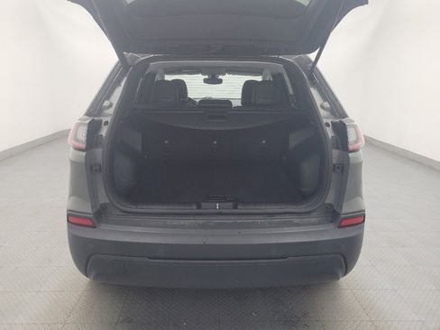Used 2019 Jeep Cherokee Latitude Plus w/ Comfort/Convenience Group AWD/4WD image 29