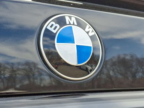 Used 2025 BMW X7 M60i image 32