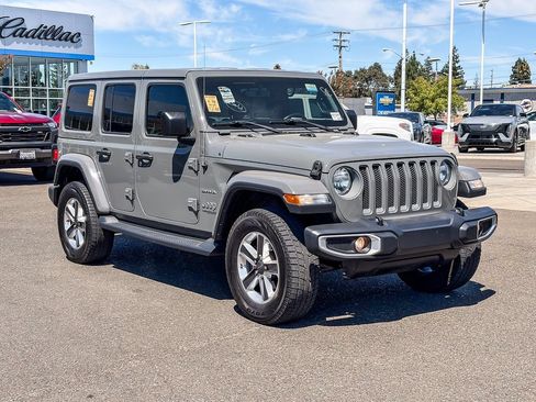 Used 2019 Jeep Wrangler Unlimited Sahara AWD/4WD image 5