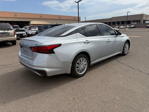 Used 2022 Nissan Altima 2.5 SR FWD image 5