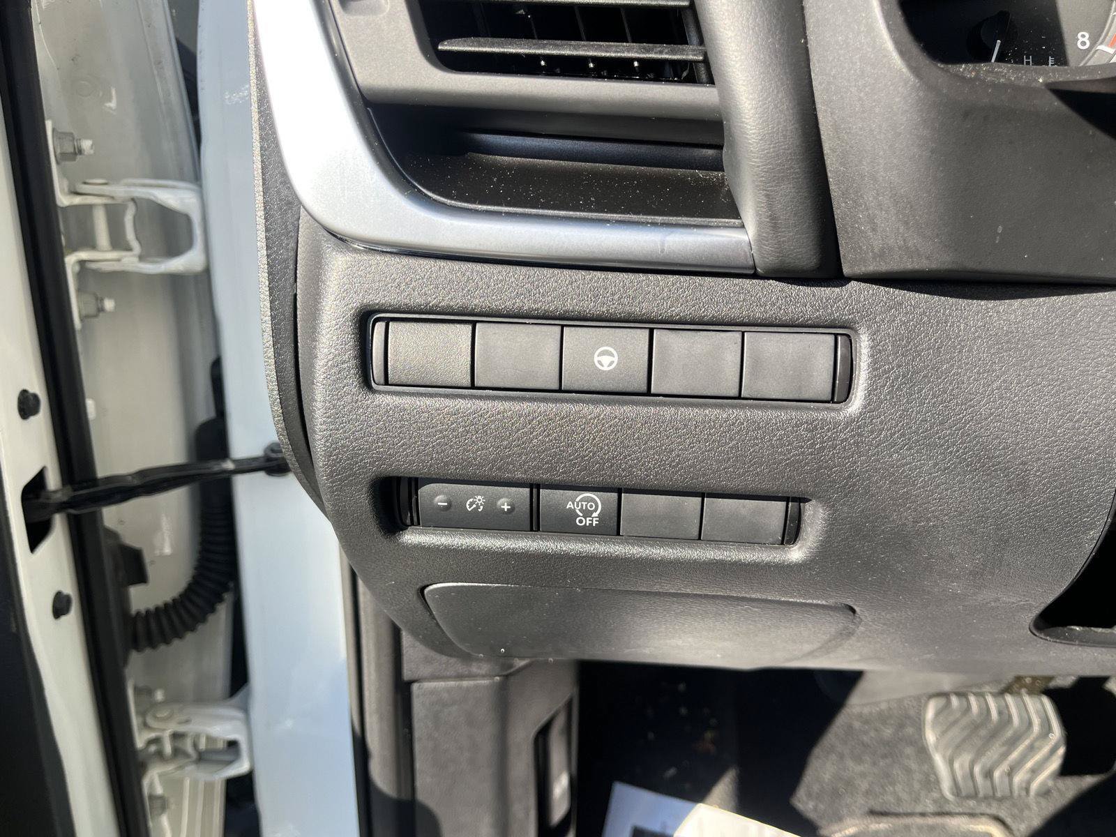 Used 2023 Nissan Rogue SV AWD/4WD image 30