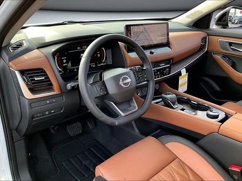 New 2026 Nissan Rogue Platinum image 7