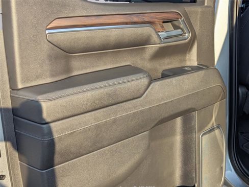 Used 2023 GMC Sierra 1500 SLT w/ SLT Premium Package image 23