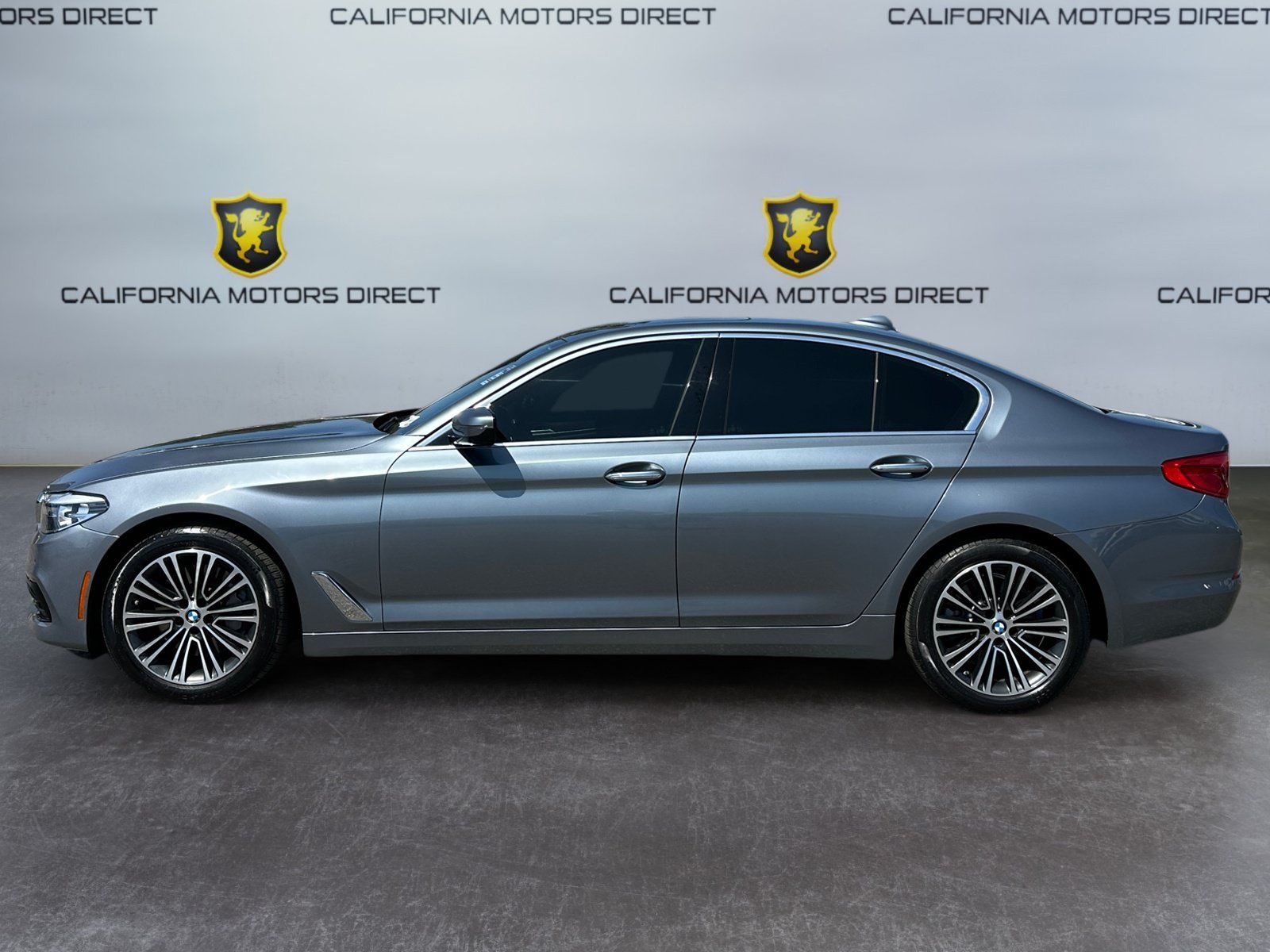 Used 2018 BMW 530i RWD image 2