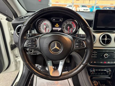 Used 2017 Mercedes-Benz GLA 250 4MATIC image 24