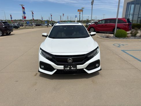 Used 2017 Honda Civic Sport Touring image 2