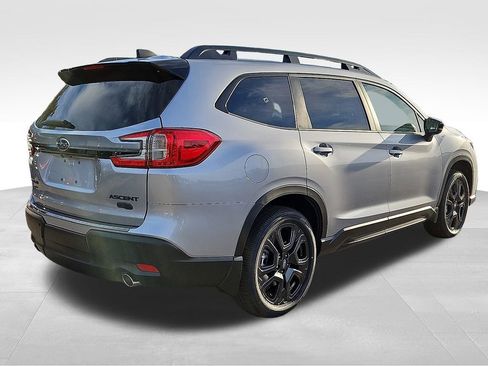 Used 2025 Subaru Ascent Bronze Edition w/ Onyx Package image 4