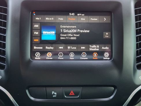 Used 2020 Jeep Cherokee Latitude Plus FWD image 18