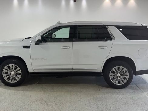 Used 2023 GMC Yukon Denali AWD/4WD image 2