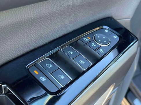 Certified 2025 Nissan Pathfinder Platinum AWD/4WD image 17