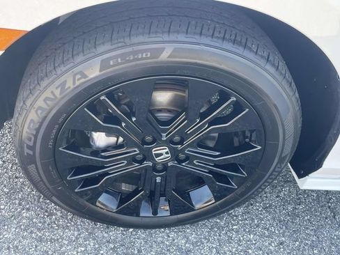 Used 2025 Honda Odyssey Sport-L image 11