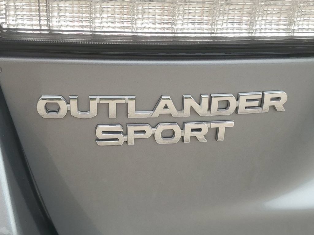 Used 2025 Mitsubishi Outlander Sport LE AWD/4WD image 33