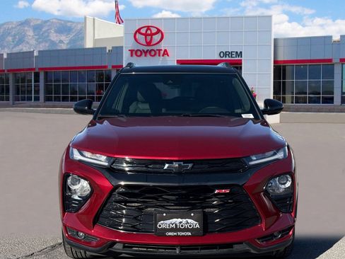 Used 2022 Chevrolet TrailBlazer RS w/ Technology Package AWD/4WD image 2