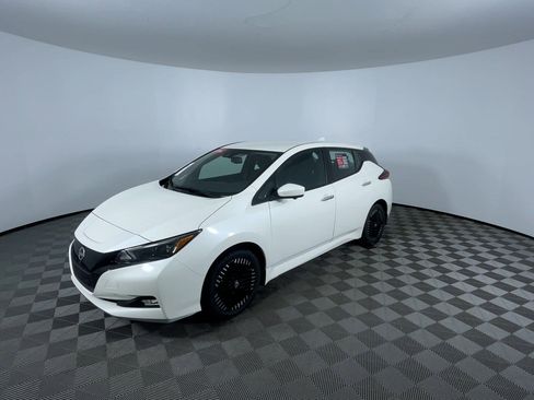 Certified 2024 Nissan Leaf SV Plus image 4