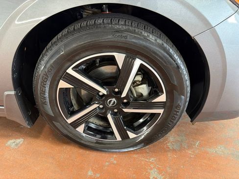 Used 2024 Nissan Sentra SV FWD image 10
