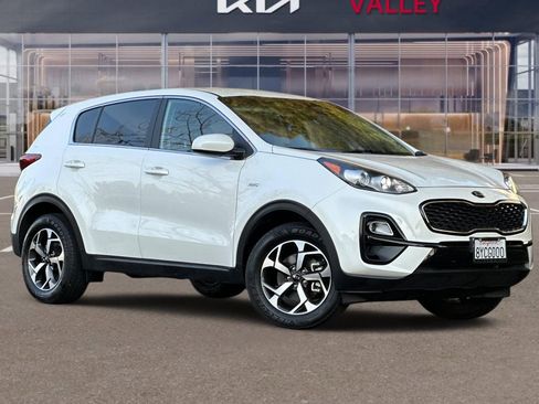 Used 2022 Kia Sportage LX image 2