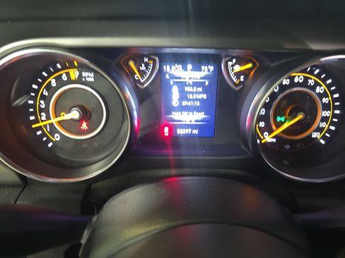 Used 2022 Jeep Gladiator Sport AWD/4WD image 16