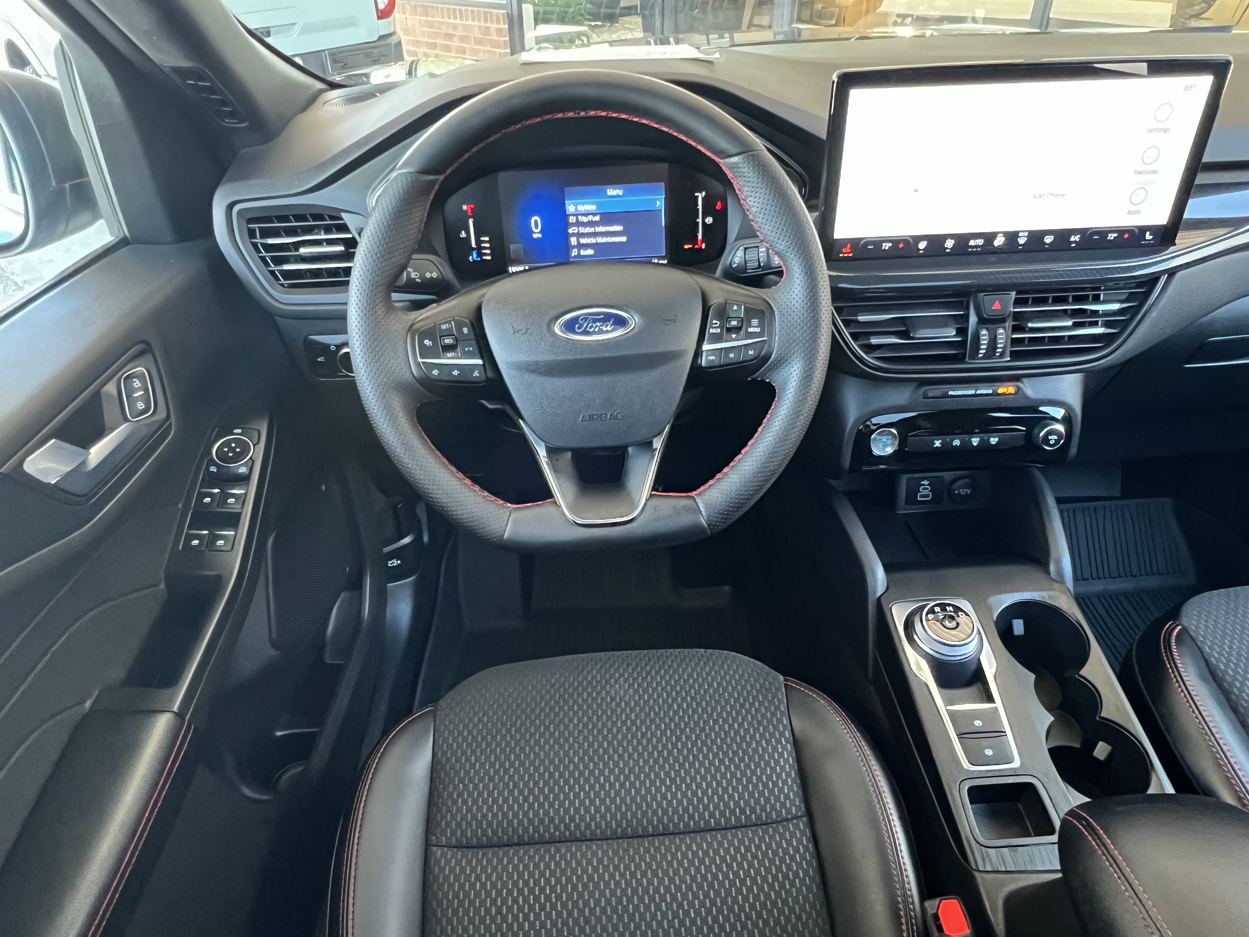 Used 2024 Ford Escape ST-Line w/ Tech Pack #1 AWD/4WD image 19