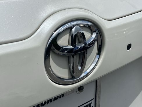 Used 2019 Toyota Highlander SE AWD/4WD image 10