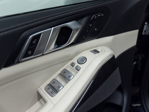 Certified 2025 BMW X7 M60i image 14