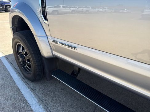 Used 2022 Ford F450 Platinum w/ FX4 Off-Road Package AWD/4WD image 17