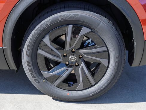 New 2026 Toyota C-HR AWD/4WD image 13
