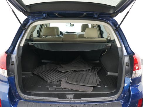 Used 2010 Subaru Outback 3.6R Limited AWD/4WD image 16