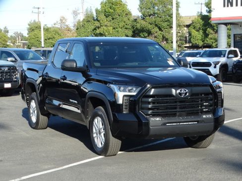 New 2026 Toyota Tundra SR5 image 2