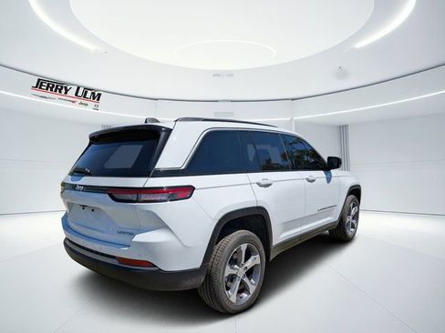 New 2026 Jeep Grand Cherokee Limited image 3